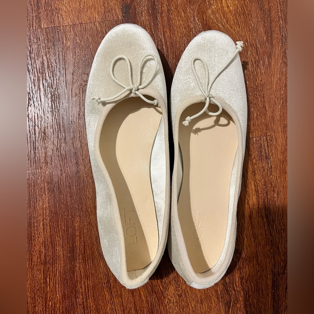Loft White Velvet Flats, size 8.5M